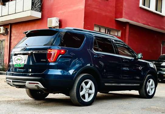 Location Ford Explorer image 5