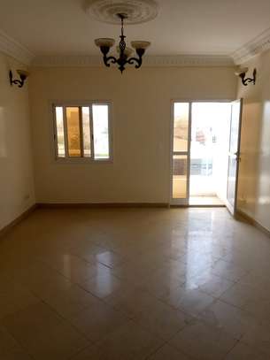 Appartement F4 à louer à la cité Djily Mbaye image 12