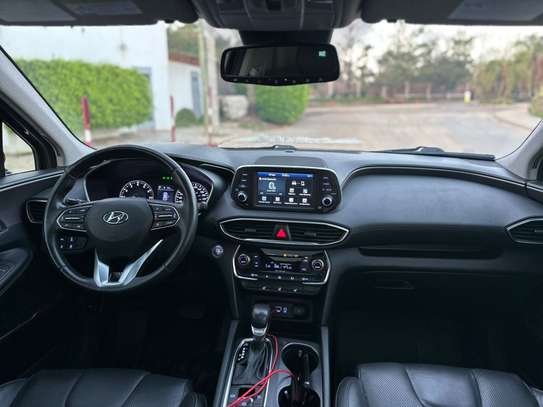 Hyundia santafe image 9