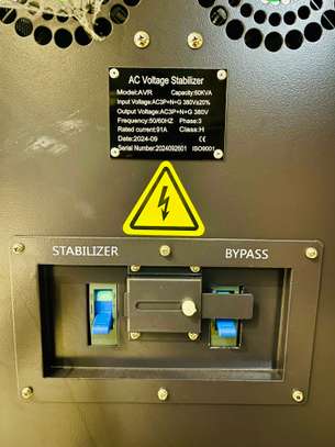 Régulateur de Tension +/-20% de 20kva à 400kva image 3