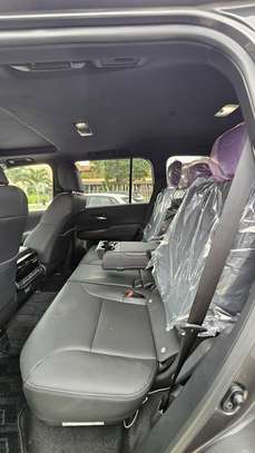 TOYOTA LAND CRUISER LC 300 2026 image 6