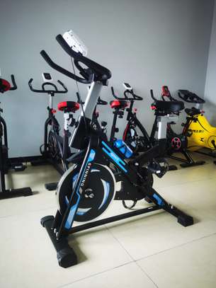 Vélo d'exercice - Machine d'entraînement image 3