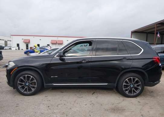 BMW X5 sous douane image 12