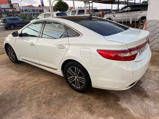 Hyundai grandeur 2014 full option image 7