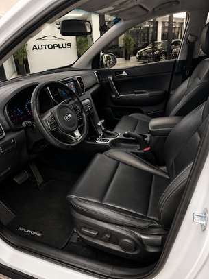 Kia Sportage diesel image 9