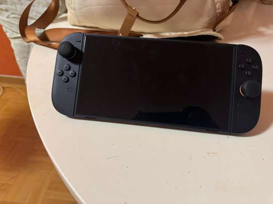 Nintendo Switch 2 NEUVE + 2 jeux (FC26  Street Fighter 6) image 2
