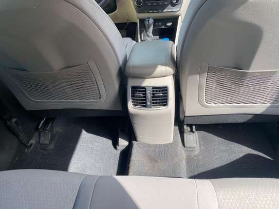 Hyundai Tucson image 8