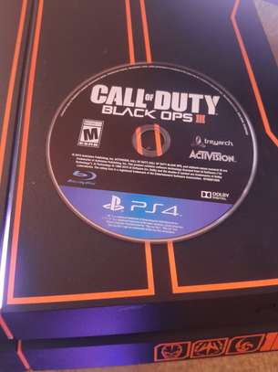PS4 Fat edition Call of duty black ops 3 edition 1tb image 2