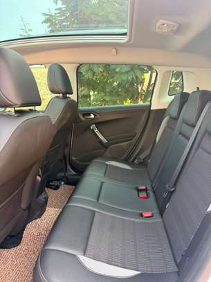 *Peugeot* 2008 année :  *2016-17 image 10