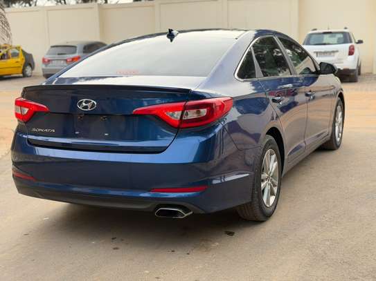 HYUNDAI SONATA image 4