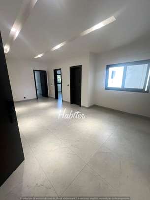 Appartement à louer au Point E image 4
