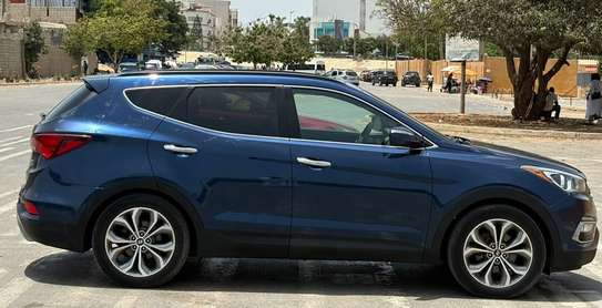HYUNDAI SANTA FE image 10