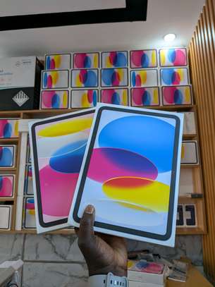 iPad 11th generation 128GB image 3
