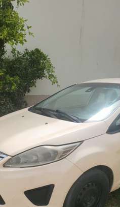 Ford Fiesta Berline 2010 – Essence – Boîte automatique image 2