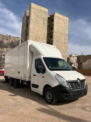 Renault Master image 2