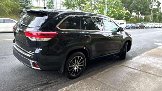 Toyota Highlander image 3