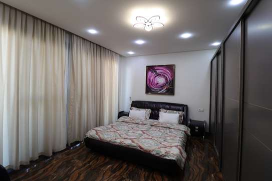 Appartement meublé type F4 Sicap Foire image 6
