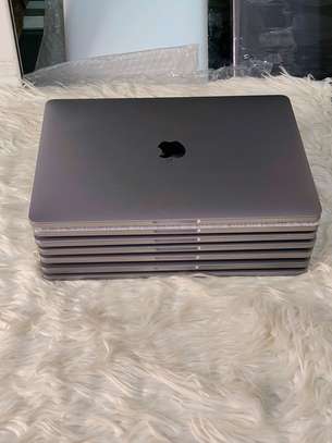 Promo Magal macbook 2020 prix 285 000 image 4