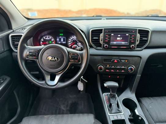 KIA SPORTAGE image 3