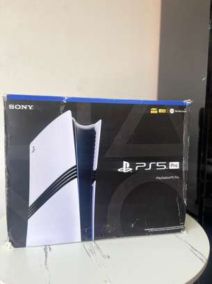 PS5 PRO NEUF 2TERA image 1
