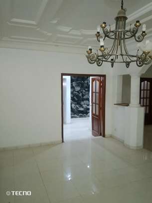 *À LOUER – Villa R+02 à Mariste ÉcoleJaponaise*. image 8