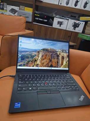 Lenevo ThinkPad E14 de image 1