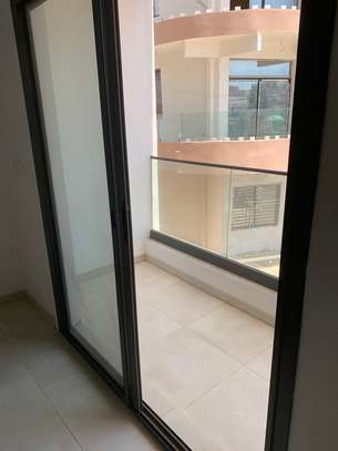 Bel Appartement F4 à louer aux Almadies image 10