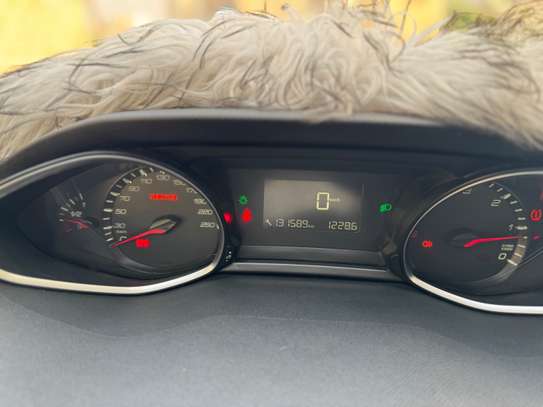 Peugeot 308 image 1