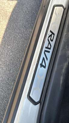 TOYOTA RAV4 image 12