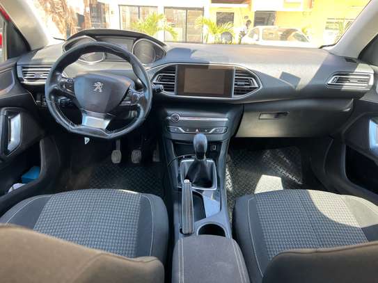 Peugeot 308 image 6