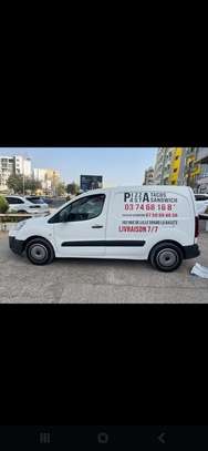 Peugeot Année 2015 3places  Diesel climatisé image 1