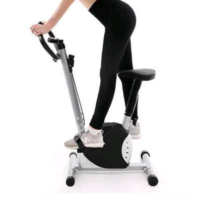 Vélo d’Appartement Compact – Idéal pour Fitness à Domicile image 3