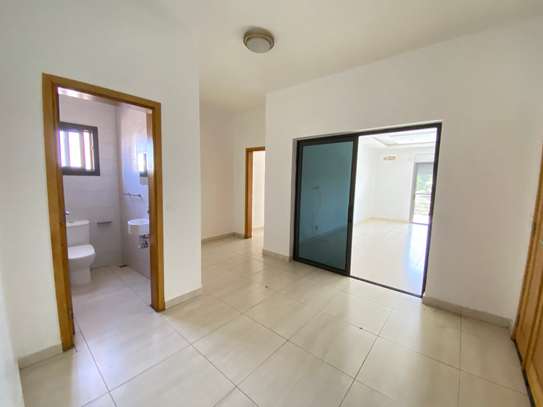 Grand appartement 3 chambres à la Zone A/Point E image 1