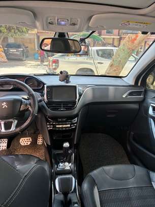 Peugeot 2008 2016 image 5