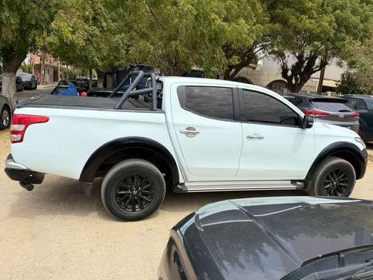 MITSUBISHI L200 ,2015 image 5