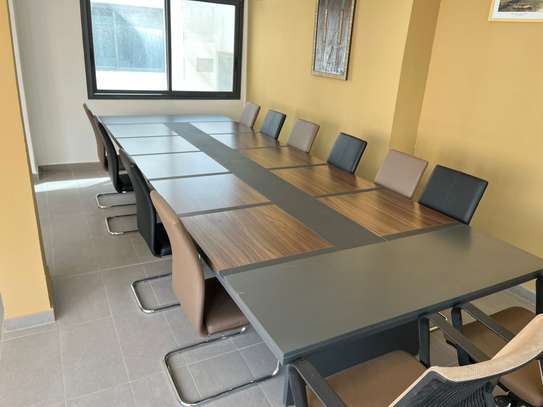 Salle de réunion a la Cite Keur Gorgui image 5