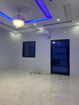 2 chambres salon Zac Mbao image 1