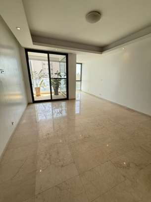 A louer à Fann Mermoz, grand appartement image 8