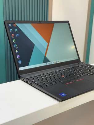 Lenovo Thinkpad E15 Gen 2 11e génération image 2