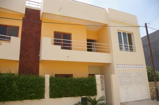 Belle villa 205 m3 - Ouest Foire - TF individuel image 7