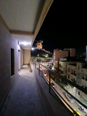 Appartement aux mamelles avec une terrasse privée de 90 m2 image 3