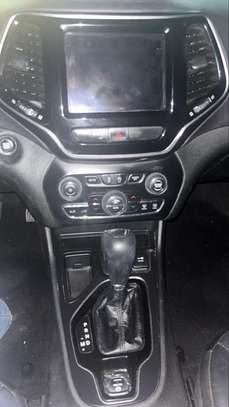 JEEP CHEROKEE image 7