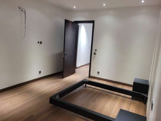 Trois chambres salon à vendre image 10