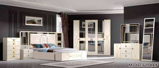 CHAMBRE À COUCHER 6194A image 1
