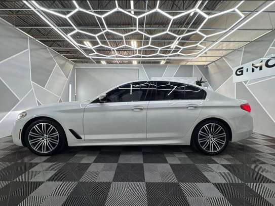 BMW Series 5 530i xDrive M Sport Pack image 6