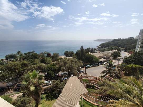 Appartement Corniche Est Plateau image 1
