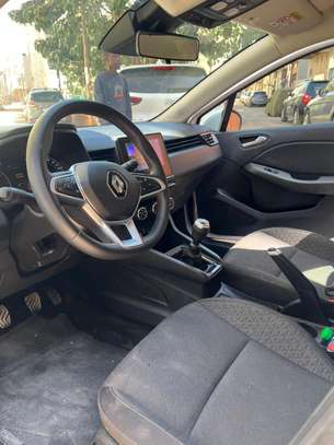 Renault clio année 2021 image 2