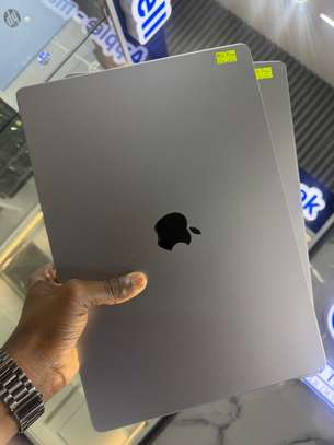 MacBook Pro M1 Max 16 Pouces Ram 64Go SSD 1To image 5