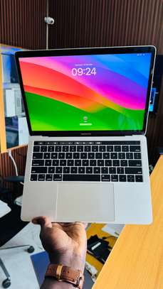 MacBook Pro 2019 - Touch Bar / i5 / 256 / 8Go image 6
