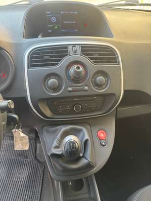 Renault image 14